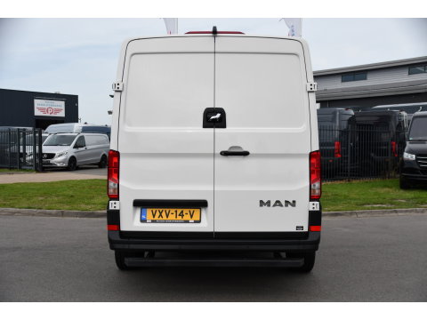 MAN TGE 3.180 35 2.0 L3H2 PB Edition Full Options! Adaptieve Cruise, Camera, Carplay, LED, 177pk, Automaat, Stoelverwarming, Multimedia, Geveerde stoel, Uniek!
