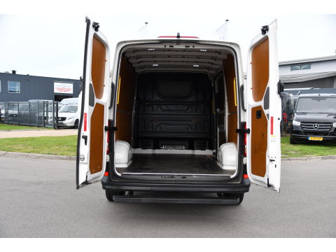 MAN TGE 3.180 35 2.0 L3H2 PB Edition Full Options! Adaptieve Cruise, Camera, Carplay, LED, 177pk, Automaat, Stoelverwarming, Multimedia, Geveerde stoel, Uniek!