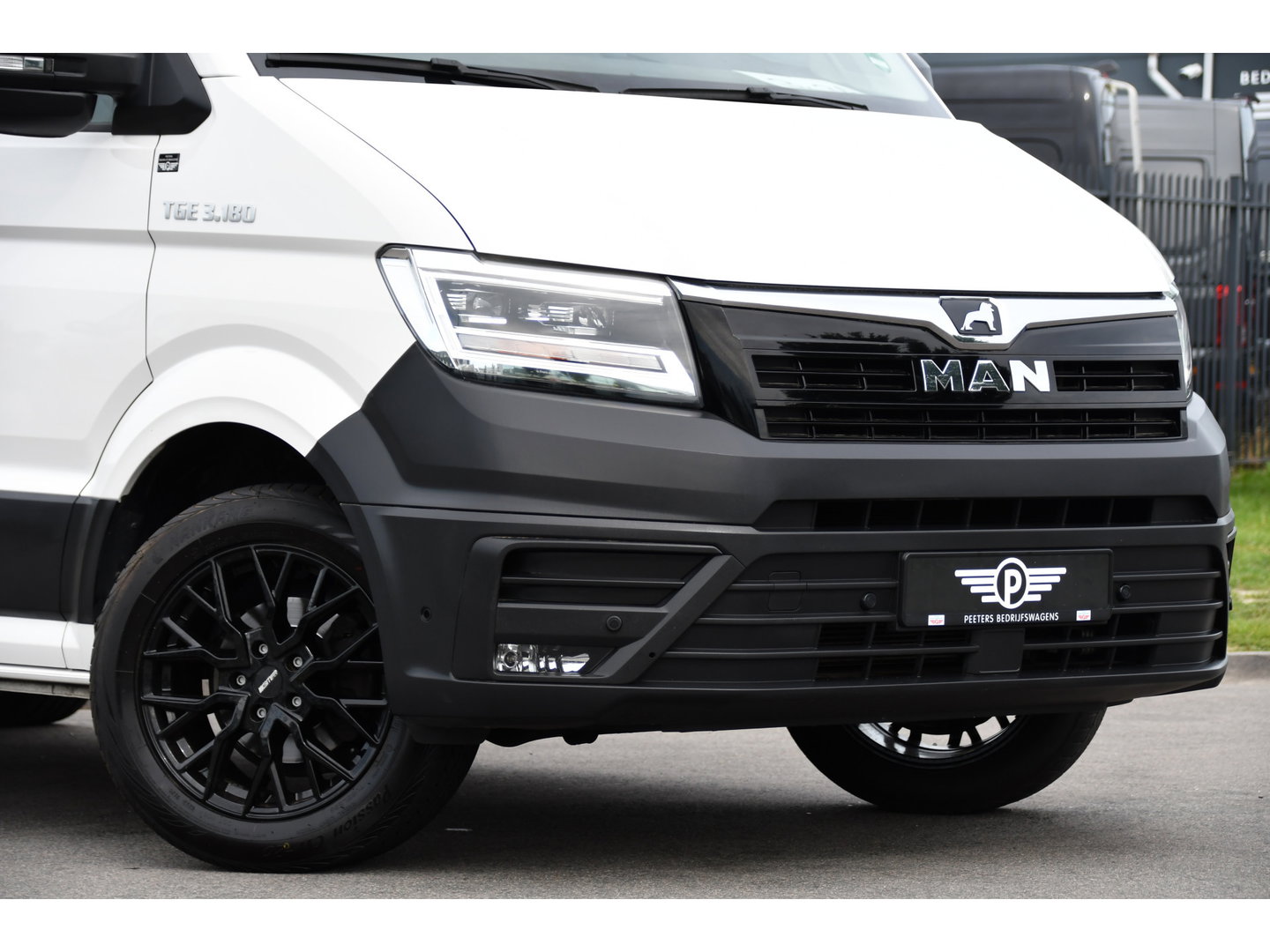 MAN TGE 3.180 35 2.0 L3H2 PB Edition Full Options! Adaptieve Cruise, Camera, Carplay, LED, 177pk, Automaat, Stoelverwarming, Multimedia, Geveerde stoel, Uniek!