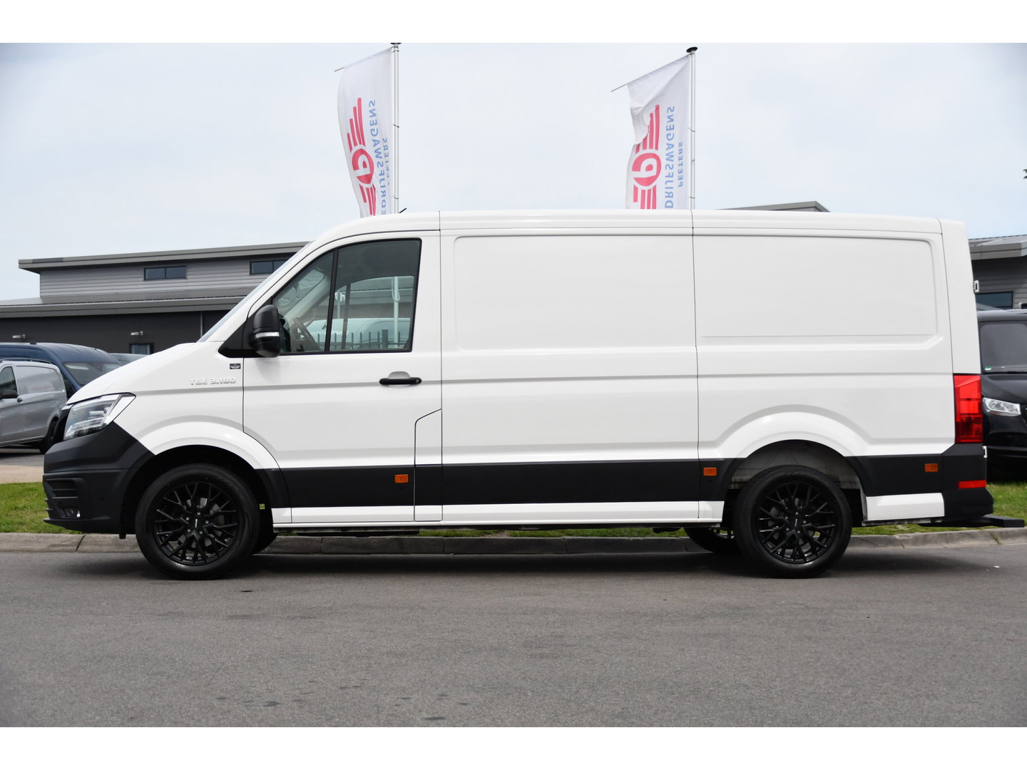 MAN TGE 3.180 35 2.0 L3H2 PB Edition Full Options! Adaptieve Cruise, Camera, Carplay, LED, 177pk, Automaat, Stoelverwarming, Multimedia, Geveerde stoel, Uniek!
