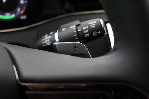 Land Rover Range Rover Evoque P270e PHEV Dynamic SE | Black Pack | Panoramadak | Meridian | ACC | 360 Camera | Stoel+Stuurverwarming