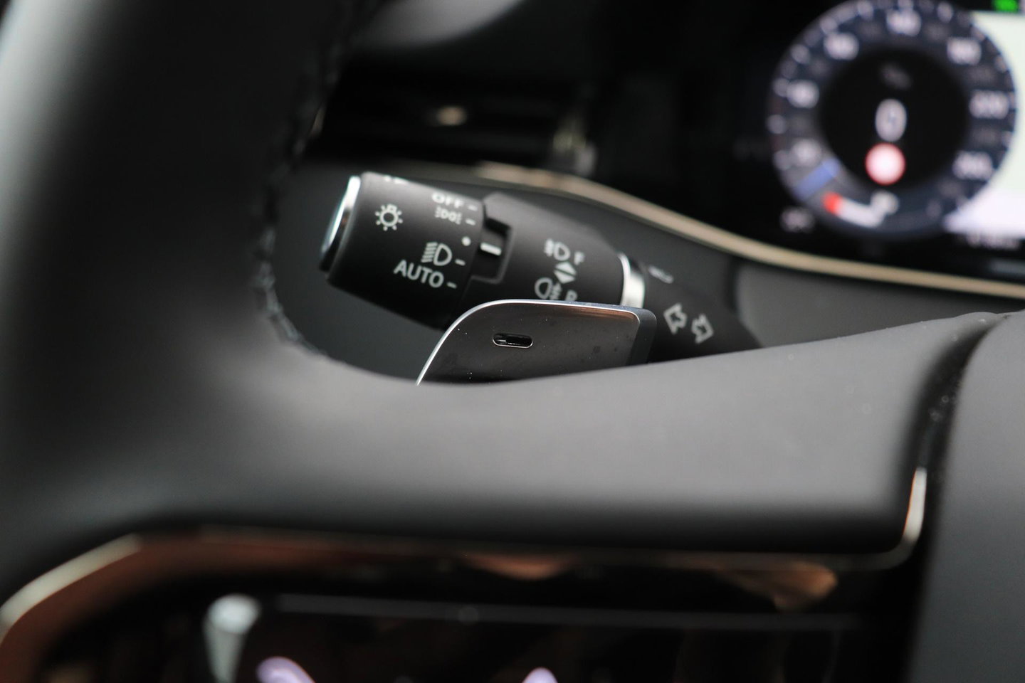 Land Rover Range Rover Evoque P270e PHEV Dynamic SE | Black Pack | Panoramadak | Meridian | ACC | 360 Camera | Stoel+Stuurverwarming
