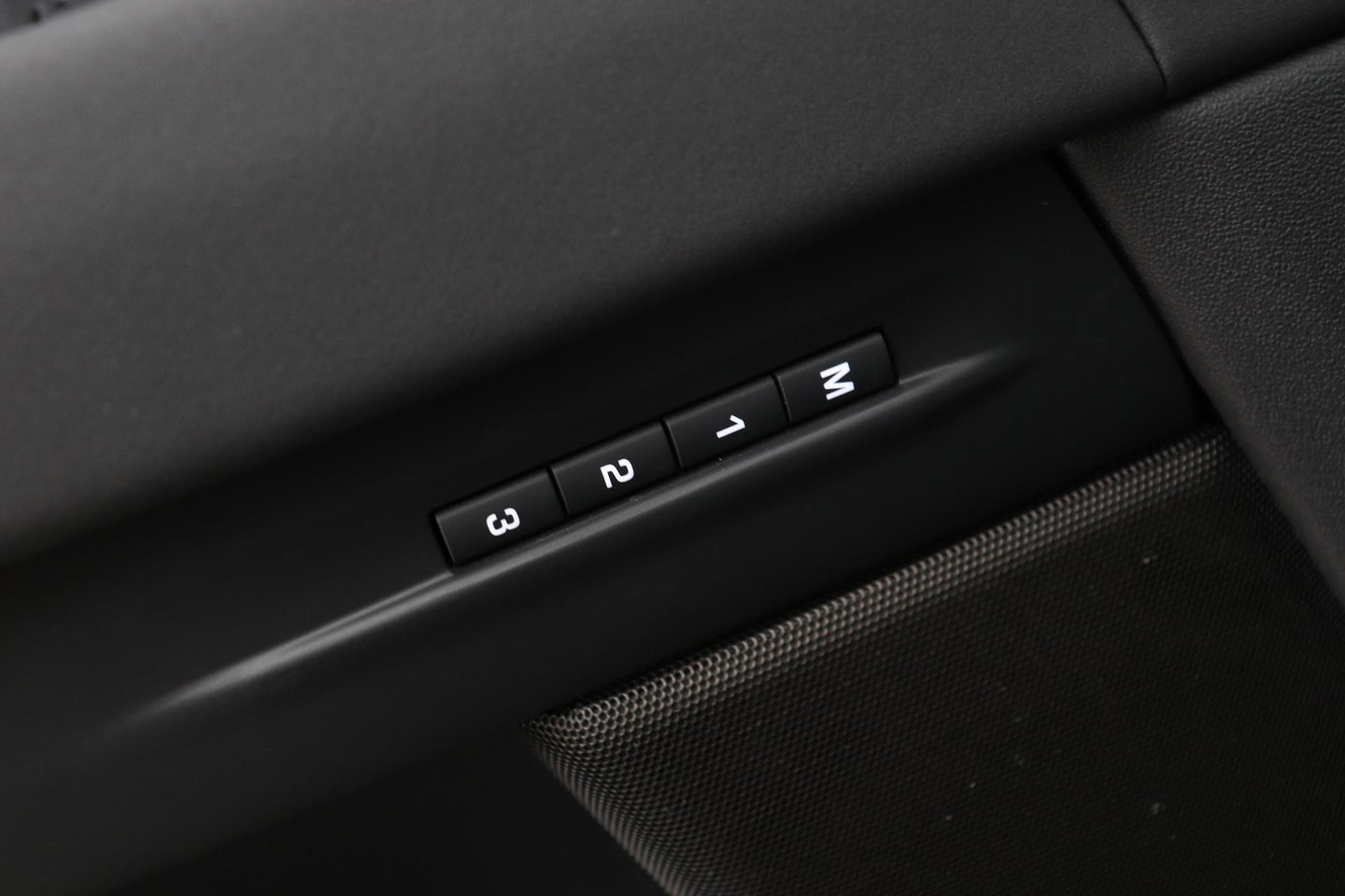 Land Rover Range Rover Evoque P270e PHEV Dynamic SE | Black Pack | Panoramadak | Meridian | ACC | 360 Camera | Stoel+Stuurverwarming