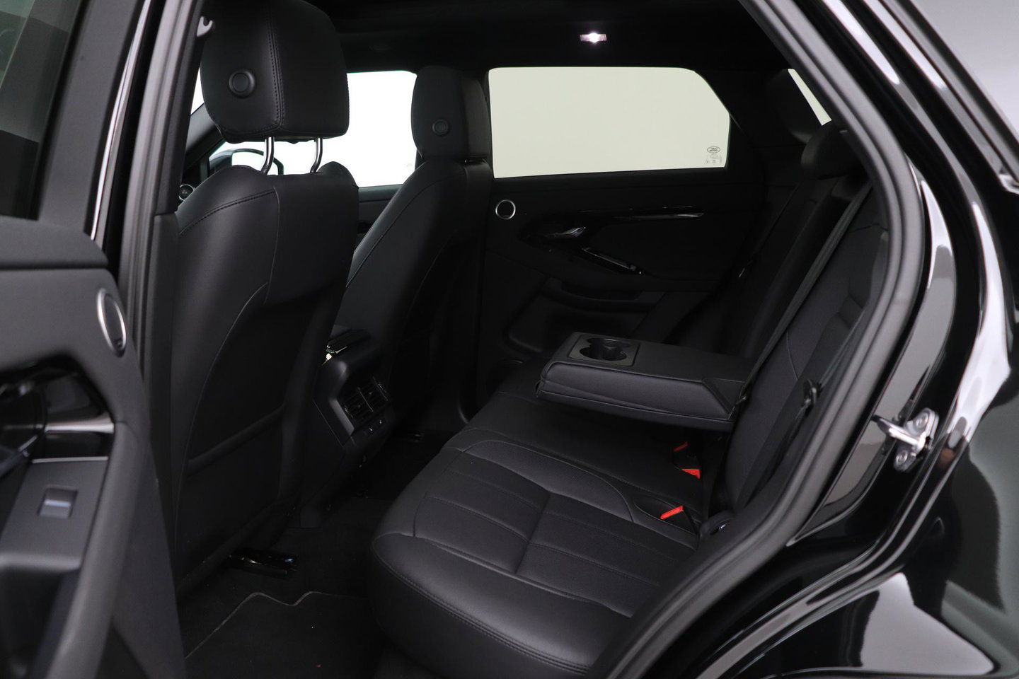 Land Rover Range Rover Evoque P270e PHEV Dynamic SE | Black Pack | Panoramadak | Meridian | ACC | 360 Camera | Stoel+Stuurverwarming