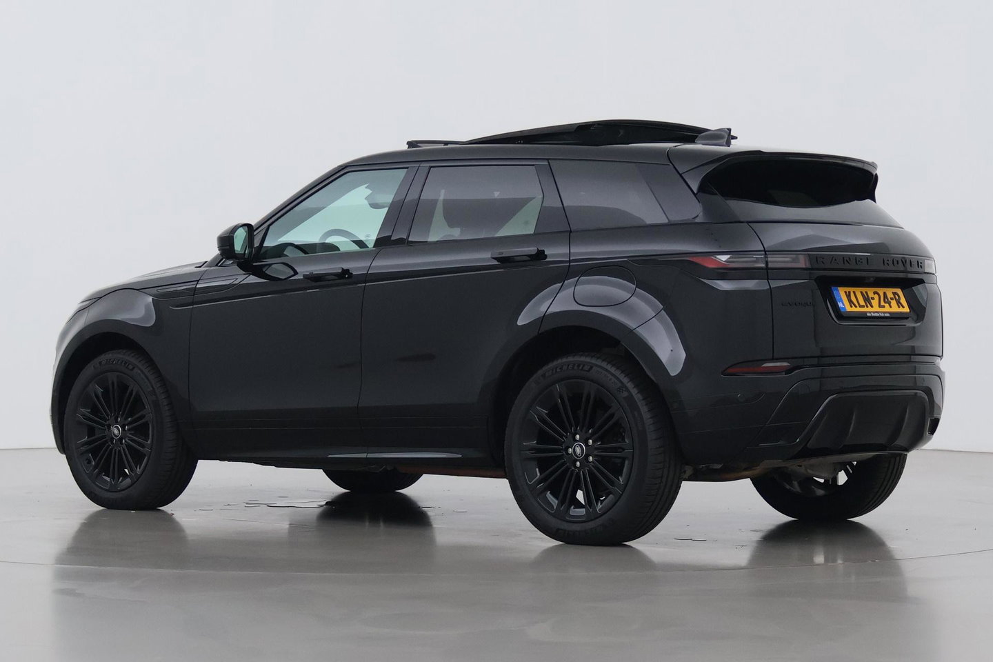 Land Rover Range Rover Evoque P270e PHEV Dynamic SE | Black Pack | Panoramadak | Meridian | ACC | 360 Camera | Stoel+Stuurverwarming