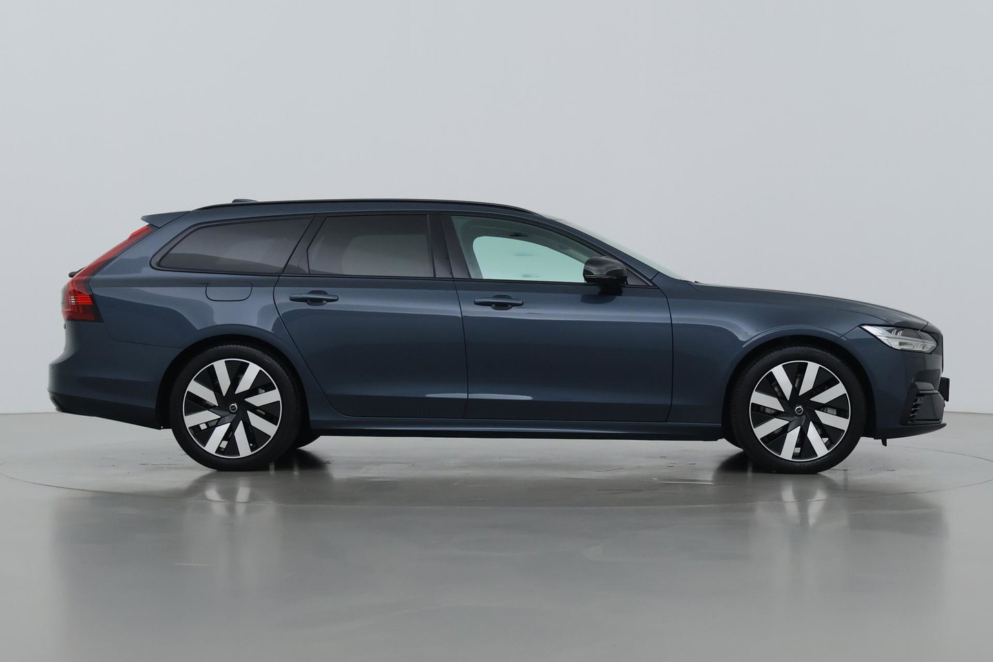 Volvo V90 T8 Plus Dark | Harman/Kardon | BLIS | Verwarmde Achterbank | 360-Camera | ACC