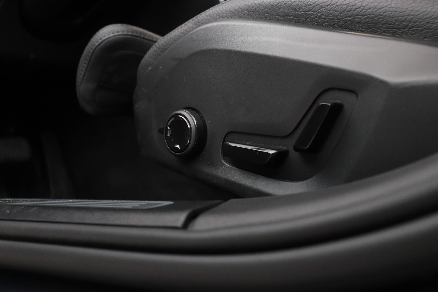 Volvo V90 T8 Plus Dark | Harman/Kardon | BLIS | Verwarmde Achterbank | 360-Camera | ACC