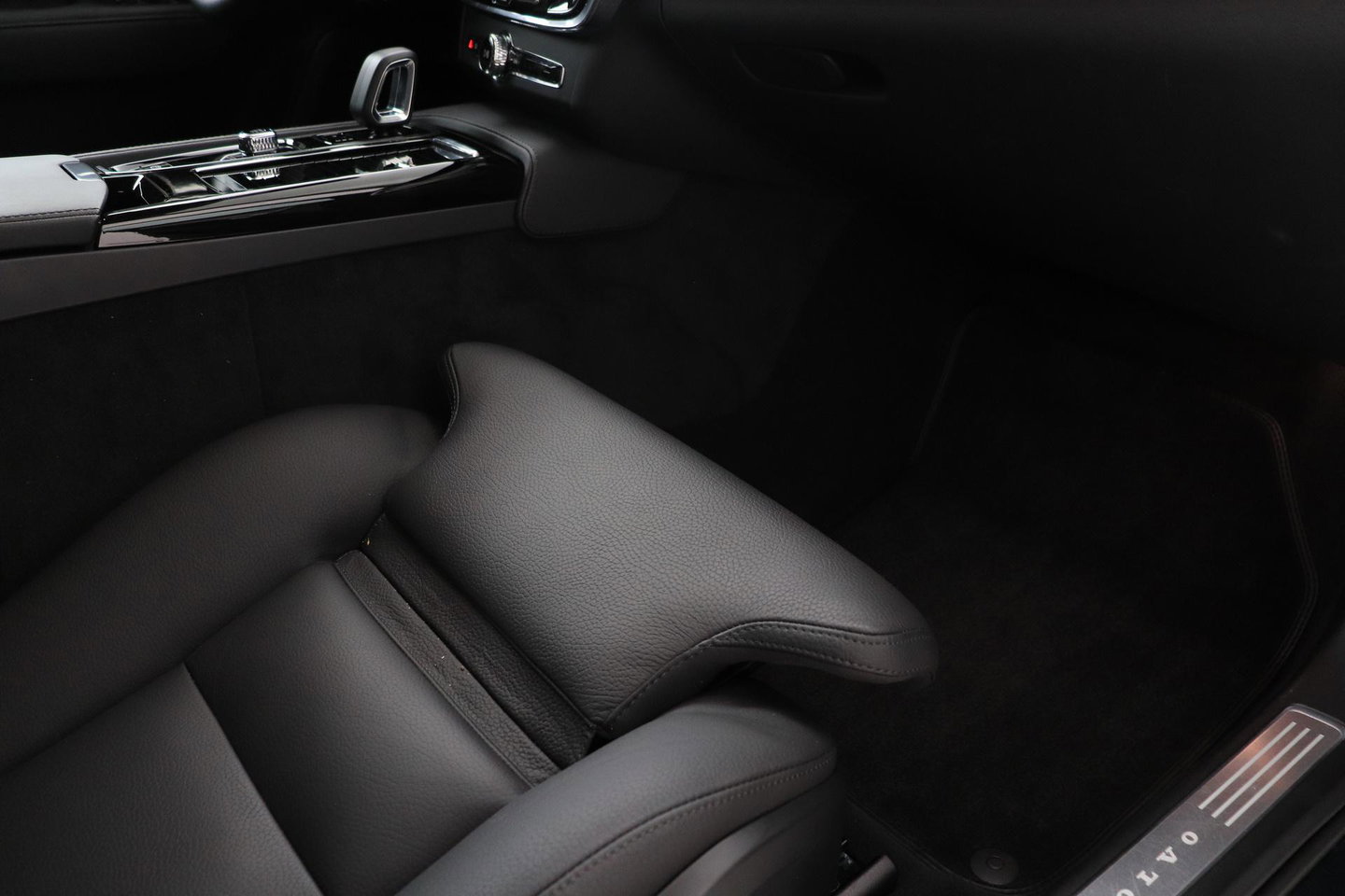 Volvo V90 T8 Plus Dark | Harman/Kardon | BLIS | Verwarmde Achterbank | 360-Camera | ACC