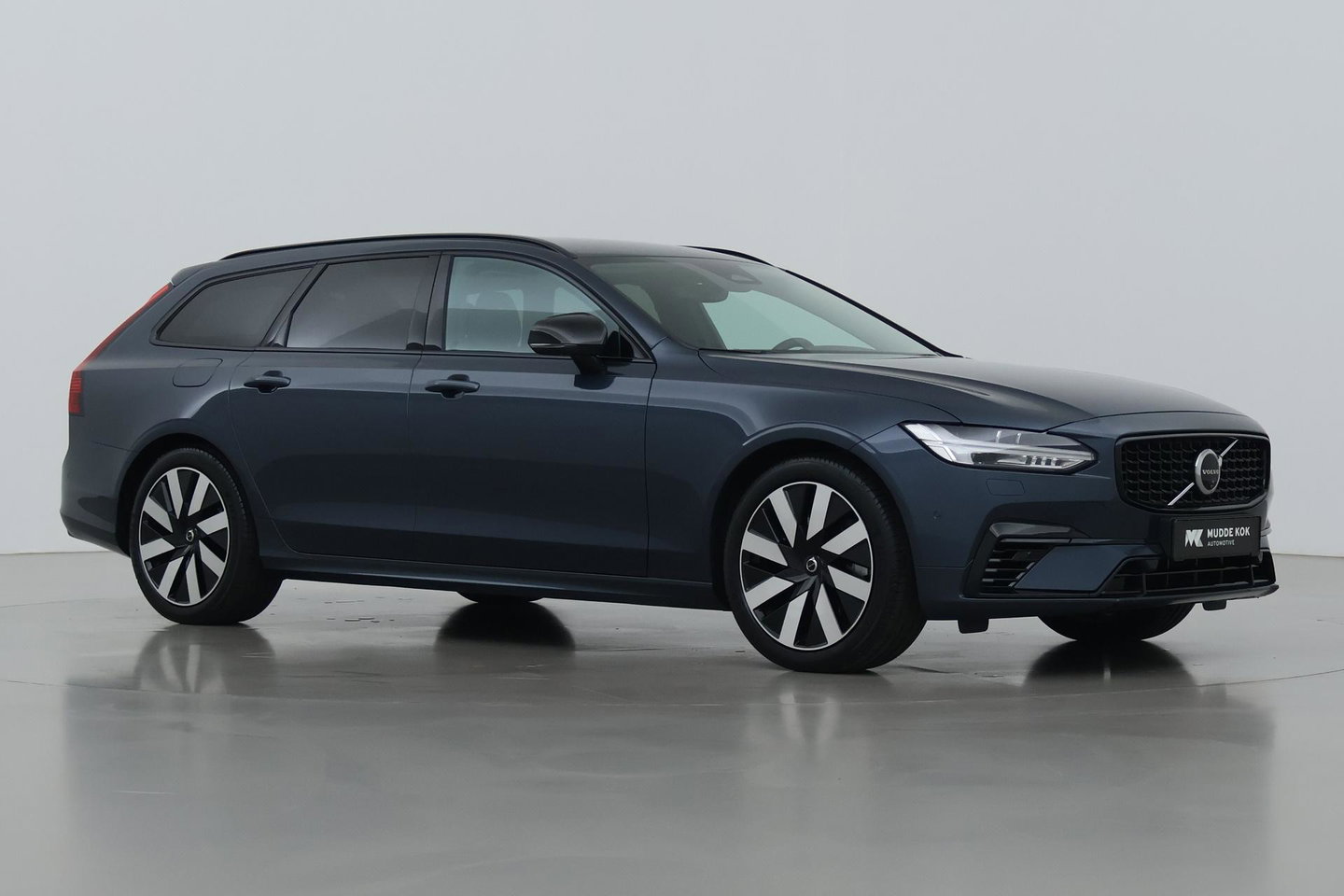 Volvo V90 T8 Plus Dark | Harman/Kardon | BLIS | Verwarmde Achterbank | 360-Camera | ACC