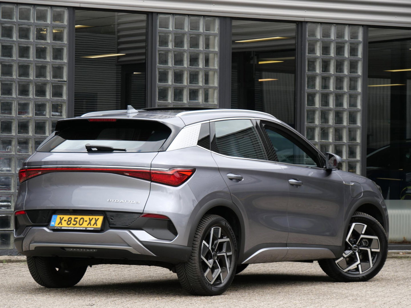BYD ATTO 3 60kWH PANORAMADAK/ LEER/ 360° CAMERA/ NL-AUTO 1STE EIGENAAR/ ZGAN ALL-SEASON BANDEN/ SOH 93%
