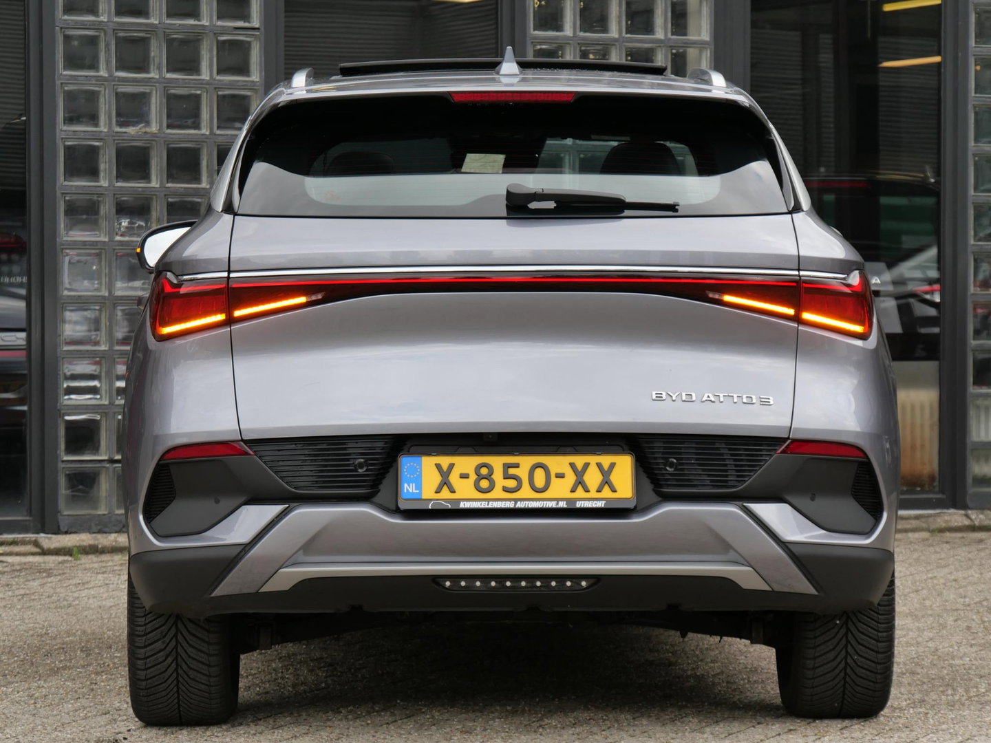 BYD ATTO 3 60kWH PANORAMADAK/ LEER/ 360° CAMERA/ NL-AUTO 1STE EIGENAAR/ ZGAN ALL-SEASON BANDEN/ SOH 93%