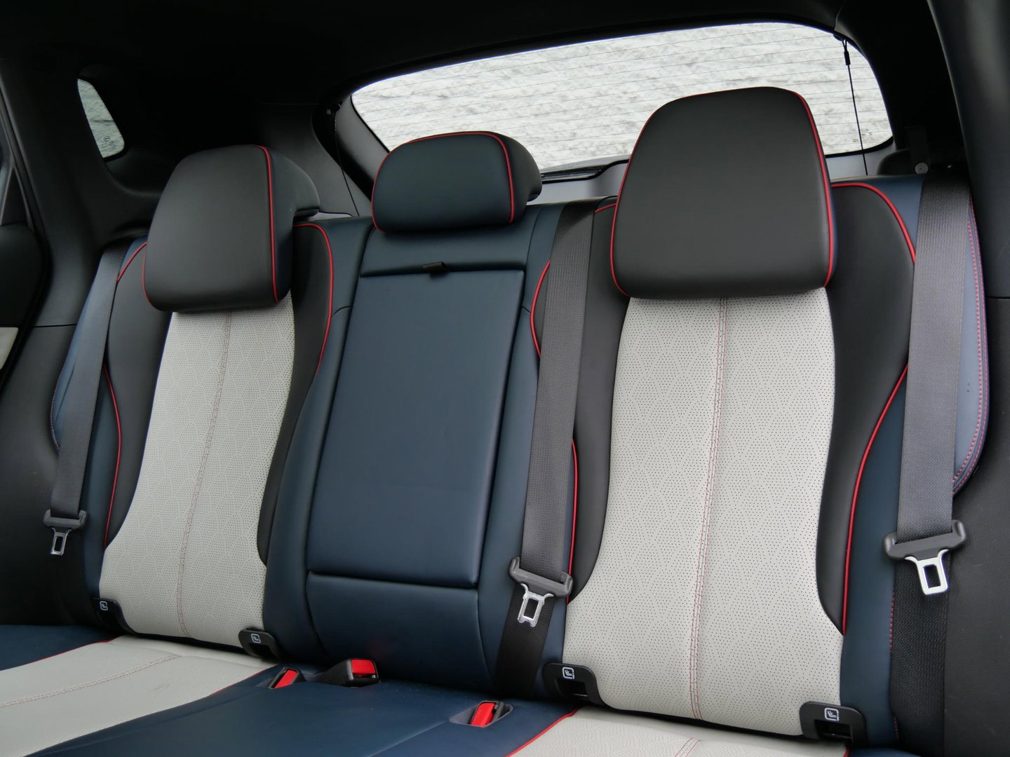 BYD ATTO 3 60kWH PANORAMADAK/ LEER/ 360° CAMERA/ NL-AUTO 1STE EIGENAAR/ ZGAN ALL-SEASON BANDEN/ SOH 93%