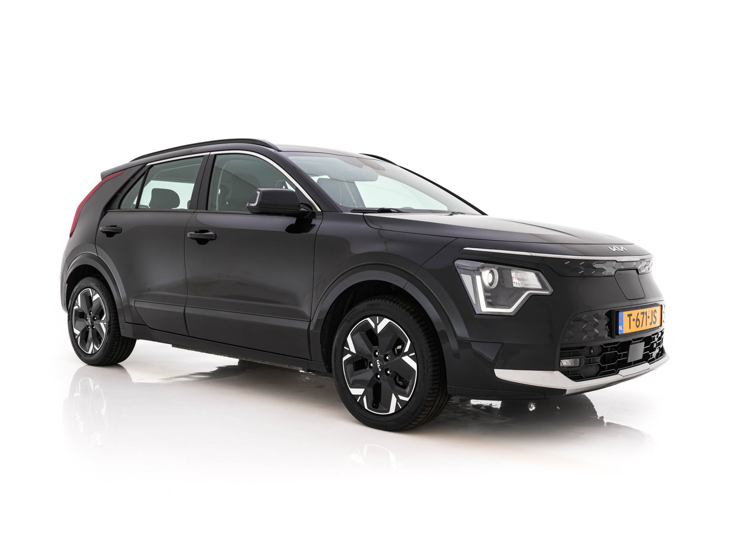 Kia Niro EV DynamicLine 64.8 kWh [3-Fase-11kW] {SoH-96%} (INCL-BTW) Aut. *LEATHER-FABRIC | ADAPTIVE-CRUISE | DIGI-COCKPIT | KEYLESS | CAMERA | DAB | COMFORTSEATS | SHIFTPADDLES | ECC | PDC | CARPLAY | AMBIENT-LIGHT | 17''ALU*