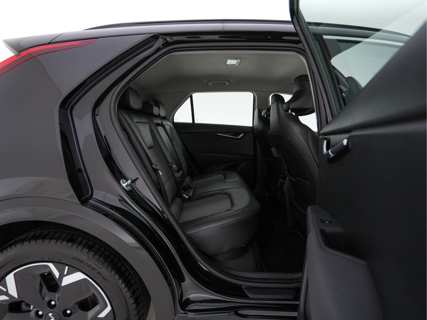 Kia Niro EV DynamicLine 64.8 kWh [3-Fase-11kW] {SoH-96%} (INCL-BTW) Aut. *LEATHER-FABRIC | ADAPTIVE-CRUISE | DIGI-COCKPIT | KEYLESS | CAMERA | DAB | COMFORTSEATS | SHIFTPADDLES | ECC | PDC | CARPLAY | AMBIENT-LIGHT | 17''ALU*