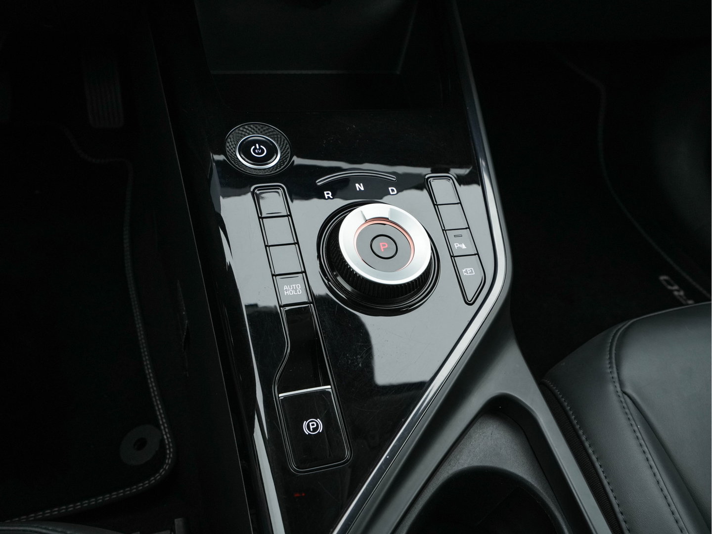 Kia Niro EV DynamicLine 64.8 kWh [3-Fase-11kW] {SoH-96%} (INCL-BTW) Aut. *LEATHER-FABRIC | ADAPTIVE-CRUISE | DIGI-COCKPIT | KEYLESS | CAMERA | DAB | COMFORTSEATS | SHIFTPADDLES | ECC | PDC | CARPLAY | AMBIENT-LIGHT | 17''ALU*