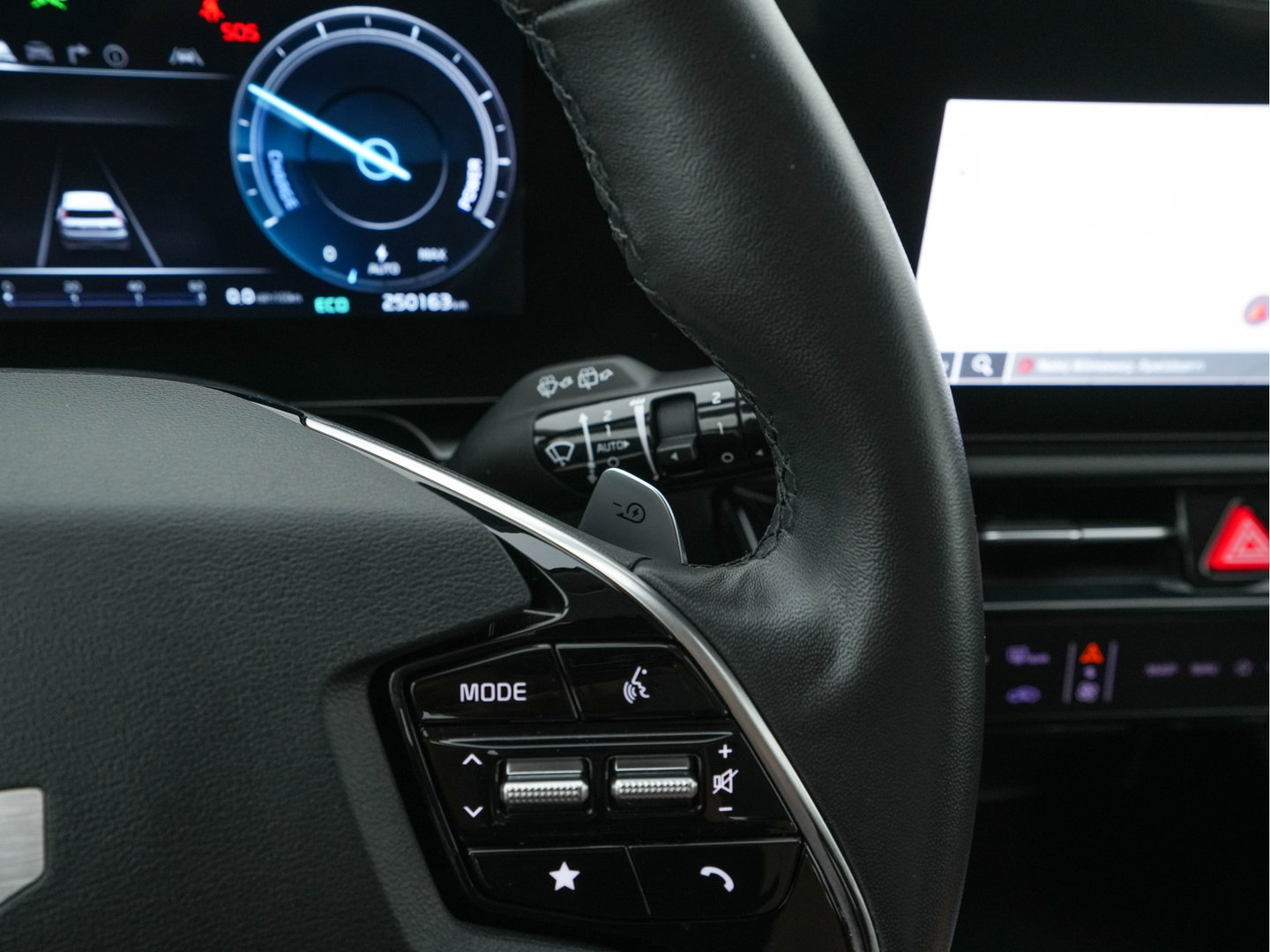 Kia Niro EV DynamicLine 64.8 kWh [3-Fase-11kW] {SoH-96%} (INCL-BTW) Aut. *LEATHER-FABRIC | ADAPTIVE-CRUISE | DIGI-COCKPIT | KEYLESS | CAMERA | DAB | COMFORTSEATS | SHIFTPADDLES | ECC | PDC | CARPLAY | AMBIENT-LIGHT | 17''ALU*