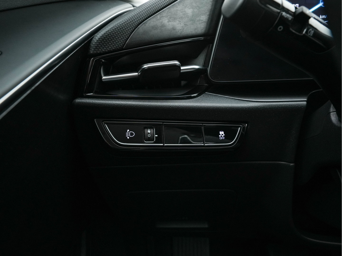 Kia Niro EV DynamicLine 64.8 kWh [3-Fase-11kW] {SoH-96%} (INCL-BTW) Aut. *LEATHER-FABRIC | ADAPTIVE-CRUISE | DIGI-COCKPIT | KEYLESS | CAMERA | DAB | COMFORTSEATS | SHIFTPADDLES | ECC | PDC | CARPLAY | AMBIENT-LIGHT | 17''ALU*
