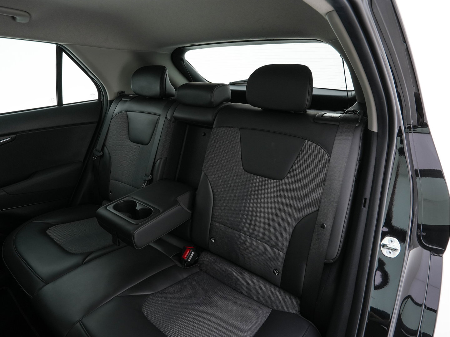 Kia Niro EV DynamicLine 64.8 kWh [3-Fase-11kW] {SoH-96%} (INCL-BTW) Aut. *LEATHER-FABRIC | ADAPTIVE-CRUISE | DIGI-COCKPIT | KEYLESS | CAMERA | DAB | COMFORTSEATS | SHIFTPADDLES | ECC | PDC | CARPLAY | AMBIENT-LIGHT | 17''ALU*