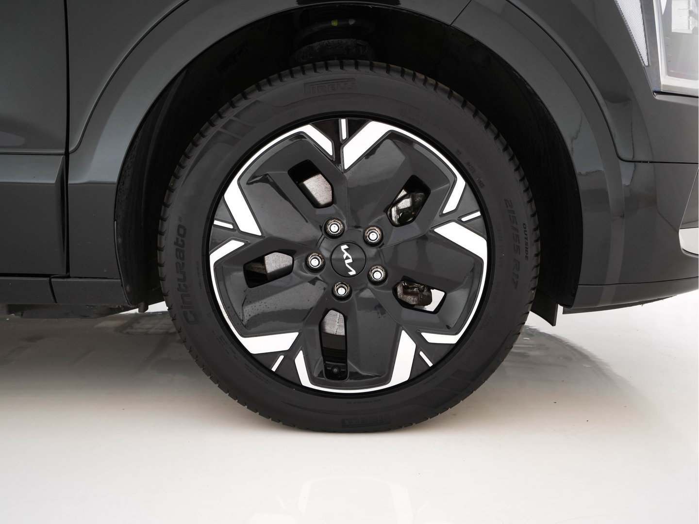 Kia Niro EV DynamicLine 64.8 kWh [3-Fase-11kW] {SoH-96%} (INCL-BTW) Aut. *LEATHER-FABRIC | ADAPTIVE-CRUISE | DIGI-COCKPIT | KEYLESS | CAMERA | DAB | COMFORTSEATS | SHIFTPADDLES | ECC | PDC | CARPLAY | AMBIENT-LIGHT | 17''ALU*