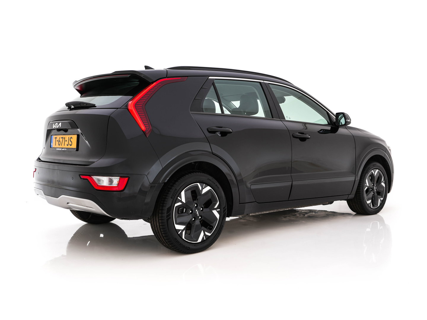 Kia Niro EV DynamicLine 64.8 kWh [3-Fase-11kW] {SoH-96%} (INCL-BTW) Aut. *LEATHER-FABRIC | ADAPTIVE-CRUISE | DIGI-COCKPIT | KEYLESS | CAMERA | DAB | COMFORTSEATS | SHIFTPADDLES | ECC | PDC | CARPLAY | AMBIENT-LIGHT | 17''ALU*
