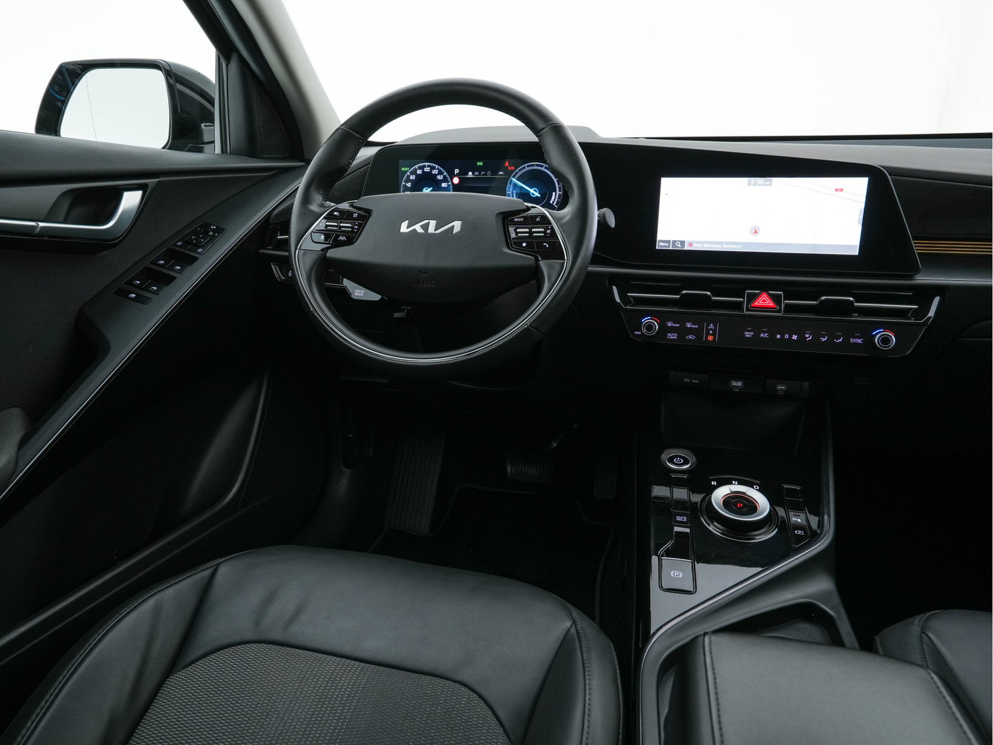 Kia Niro EV DynamicLine 64.8 kWh [3-Fase-11kW] {SoH-96%} (INCL-BTW) Aut. *LEATHER-FABRIC | ADAPTIVE-CRUISE | DIGI-COCKPIT | KEYLESS | CAMERA | DAB | COMFORTSEATS | SHIFTPADDLES | ECC | PDC | CARPLAY | AMBIENT-LIGHT | 17''ALU*