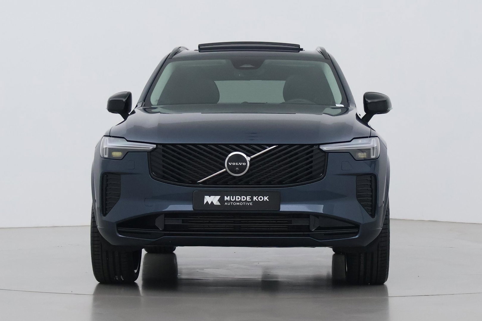 Volvo XC90 T8 Ultra Dark | Bowers&Wilkins | Stoelventilatie | Trekhaak | Panoramadak | 360° Camera | Massage | Head-Up | ACC