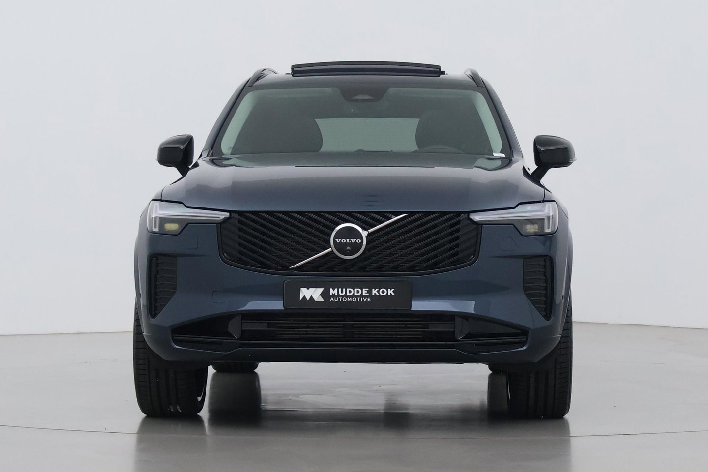 Volvo XC90 T8 Ultra Dark | Bowers&Wilkins | Stoelventilatie | Trekhaak | Panoramadak | 360° Camera | Massage | Head-Up | ACC