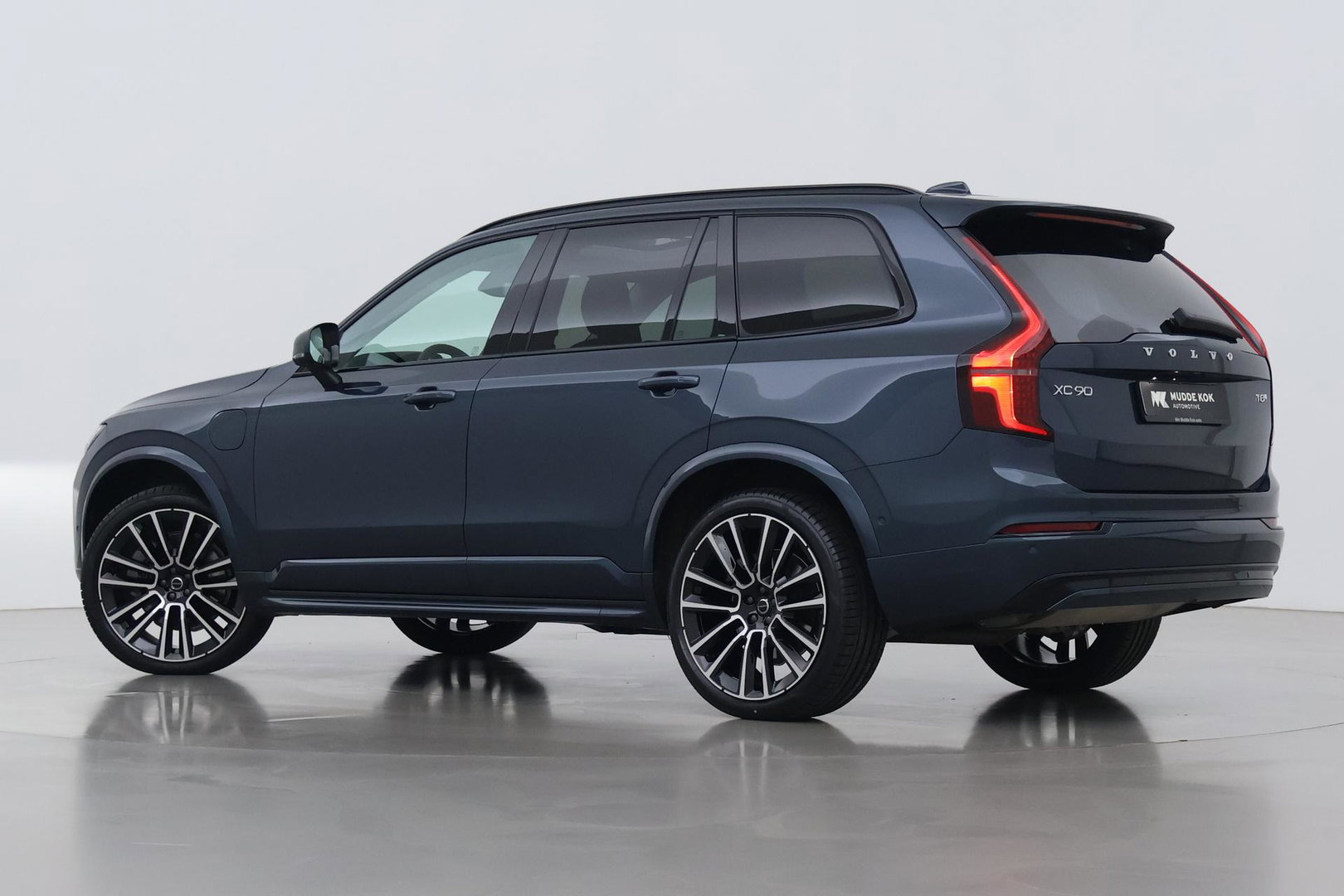 Volvo XC90 T8 Ultra Dark | Bowers&Wilkins | Stoelventilatie | Trekhaak | Panoramadak | 360° Camera | Massage | Head-Up | ACC