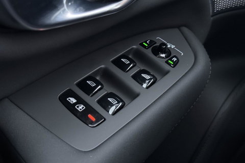 Volvo XC90 T8 Ultra Dark | Bowers&Wilkins | Stoelventilatie | Trekhaak | Panoramadak | 360° Camera | Massage | Head-Up | ACC
