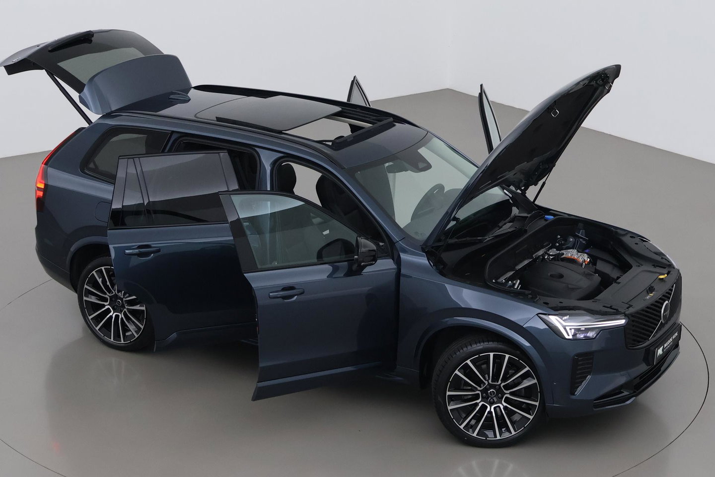 Volvo XC90 T8 Ultra Dark | Bowers&Wilkins | Stoelventilatie | Trekhaak | Panoramadak | 360° Camera | Massage | Head-Up | ACC