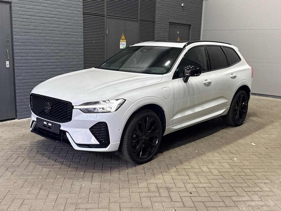 Volvo XC60 2.0 T6 Plug-in hybrid AWD Plus Black Edition | Harman/Kardon | Panoramadak | Head-Up | 360-camera