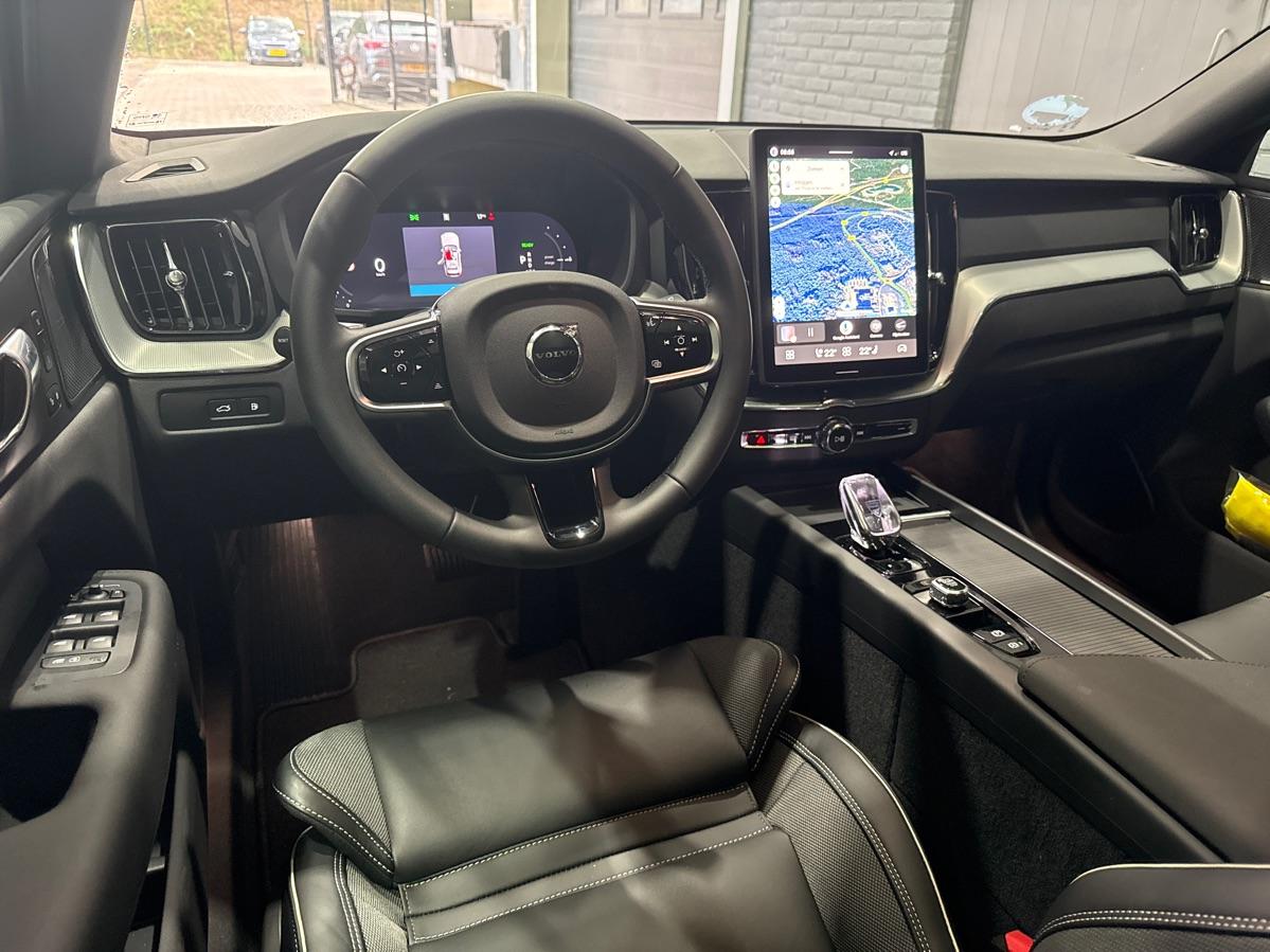 Volvo XC60 T6 Plug-in hybrid Plus Black Edition | Harman/Kardon | Panoramadak | Head-Up | 360-camera