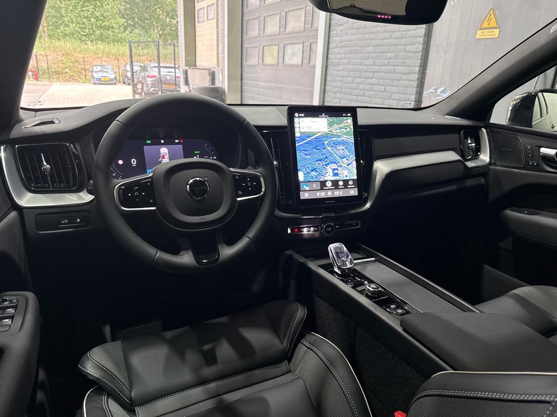 Volvo XC60 2.0 T6 Plug-in hybrid AWD Plus Black Edition | Harman/Kardon | Panoramadak | Head-Up | 360-camera