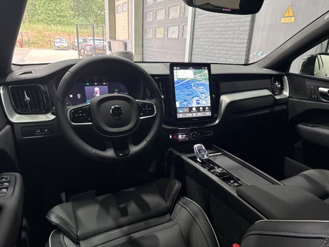 Volvo XC60 2.0 T6 Plug-in hybrid AWD Plus Black Edition | Harman/Kardon | Panoramadak | Head-Up | 360-camera