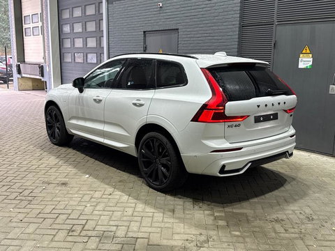 Volvo XC60 2.0 T6 Plug-in hybrid AWD Plus Black Edition | Harman/Kardon | Panoramadak | Head-Up | 360-camera
