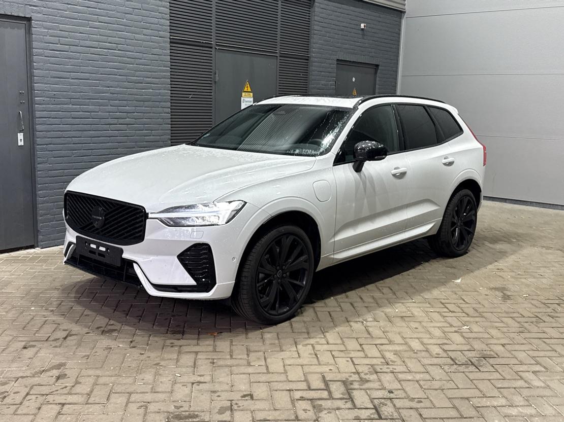 Volvo XC60 2.0 T6 Plug-in hybrid AWD Plus Black Edition | Harman/Kardon | Panoramadak | Head-Up | 360-camera