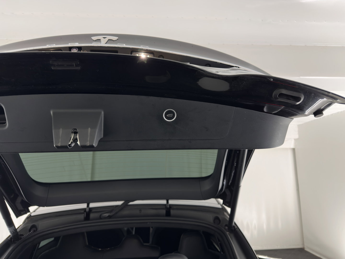 Tesla Model X 75D Base [ 7-Pers. ] [3-Fase-11kW] (INCL.BTW) Aut. *PANO-WINDOW | AUTOPILOT | LEATHER-FABRIC | NAVI-FULLMAP | FULL-LED | AIRSUSPENSION | DIGI-COCKPIT | CCS-FASTLOADER | KEYLESS | DAB+ | HEATED-SPORTSEATS | PRIVACY-GLASS | 20"A