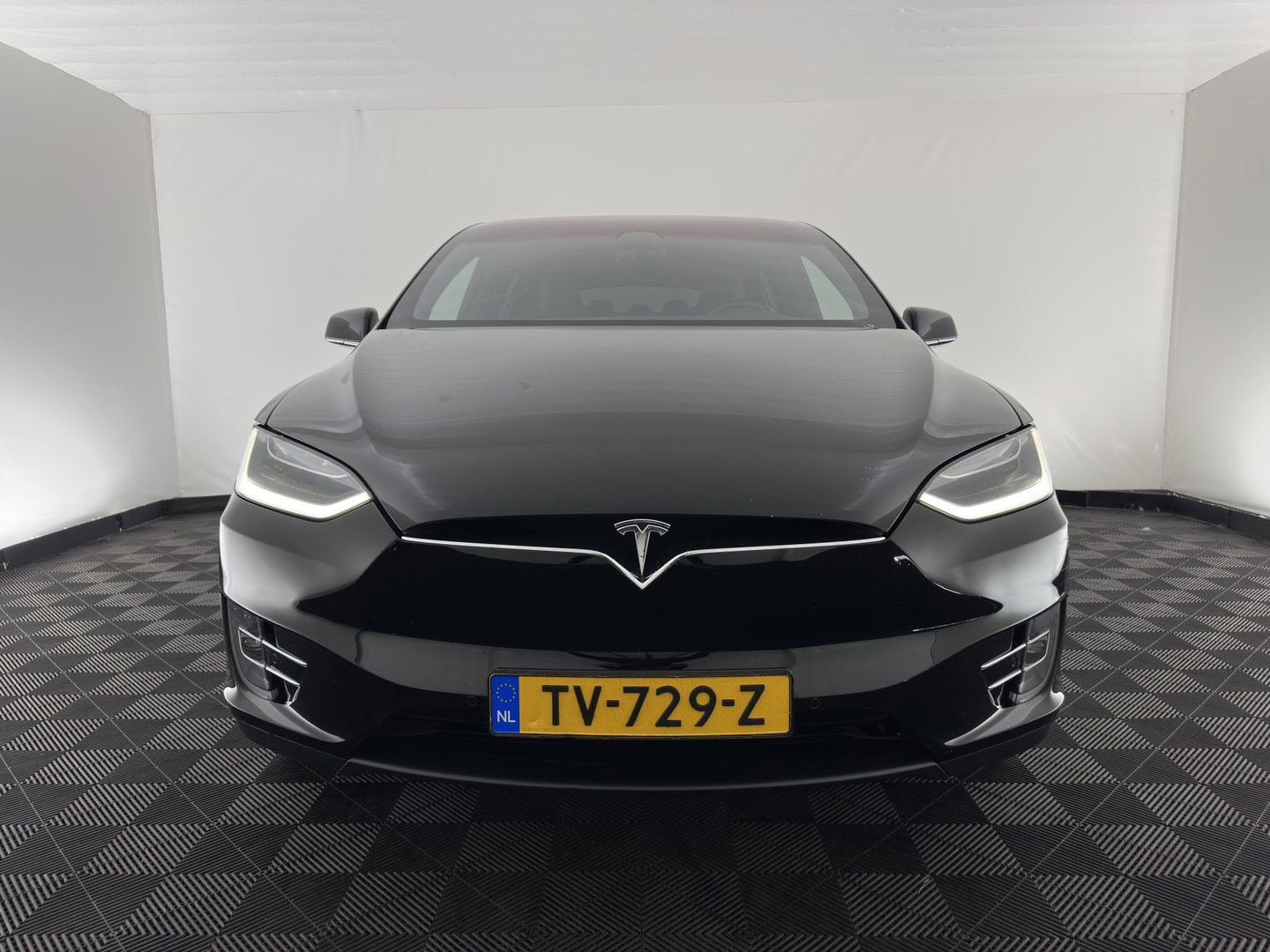 Tesla Model X 75D Base [ 7-Pers. ] [3-Fase-11kW] (INCL.BTW) Aut. *PANO-WINDOW | AUTOPILOT | LEATHER-FABRIC | NAVI-FULLMAP | FULL-LED | AIRSUSPENSION | DIGI-COCKPIT | CCS-FASTLOADER | KEYLESS | DAB+ | HEATED-SPORTSEATS | PRIVACY-GLASS | 20"A