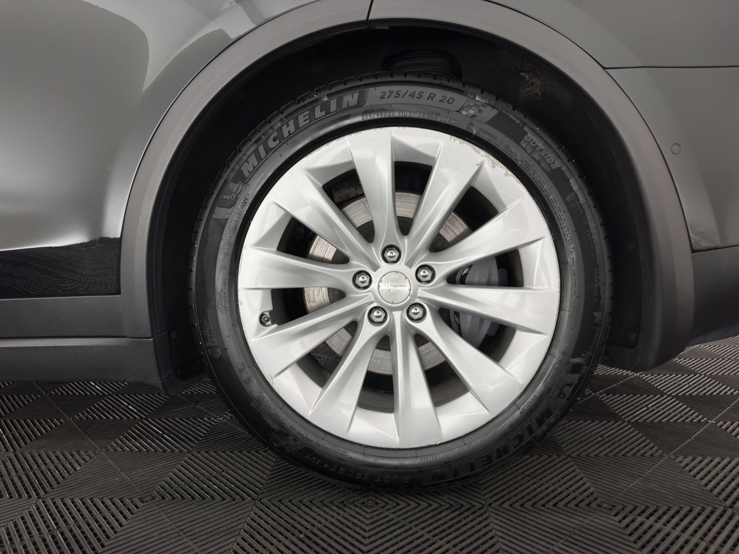 Tesla Model X 75D Base [ 7-Pers. ] [3-Fase-11kW] (INCL.BTW) Aut. *PANO-WINDOW | AUTOPILOT | LEATHER-FABRIC | NAVI-FULLMAP | FULL-LED | AIRSUSPENSION | DIGI-COCKPIT | CCS-FASTLOADER | KEYLESS | DAB+ | HEATED-SPORTSEATS | PRIVACY-GLASS | 20"A