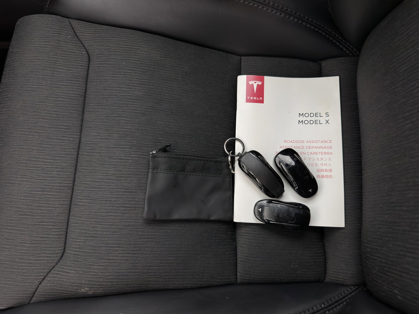 Tesla Model X 75D Base [ 7-Pers. ] [3-Fase-11kW] (INCL.BTW) Aut. *PANO-WINDOW | AUTOPILOT | LEATHER-FABRIC | NAVI-FULLMAP | FULL-LED | AIRSUSPENSION | DIGI-COCKPIT | CCS-FASTLOADER | KEYLESS | DAB+ | HEATED-SPORTSEATS | PRIVACY-GLASS | 20"A