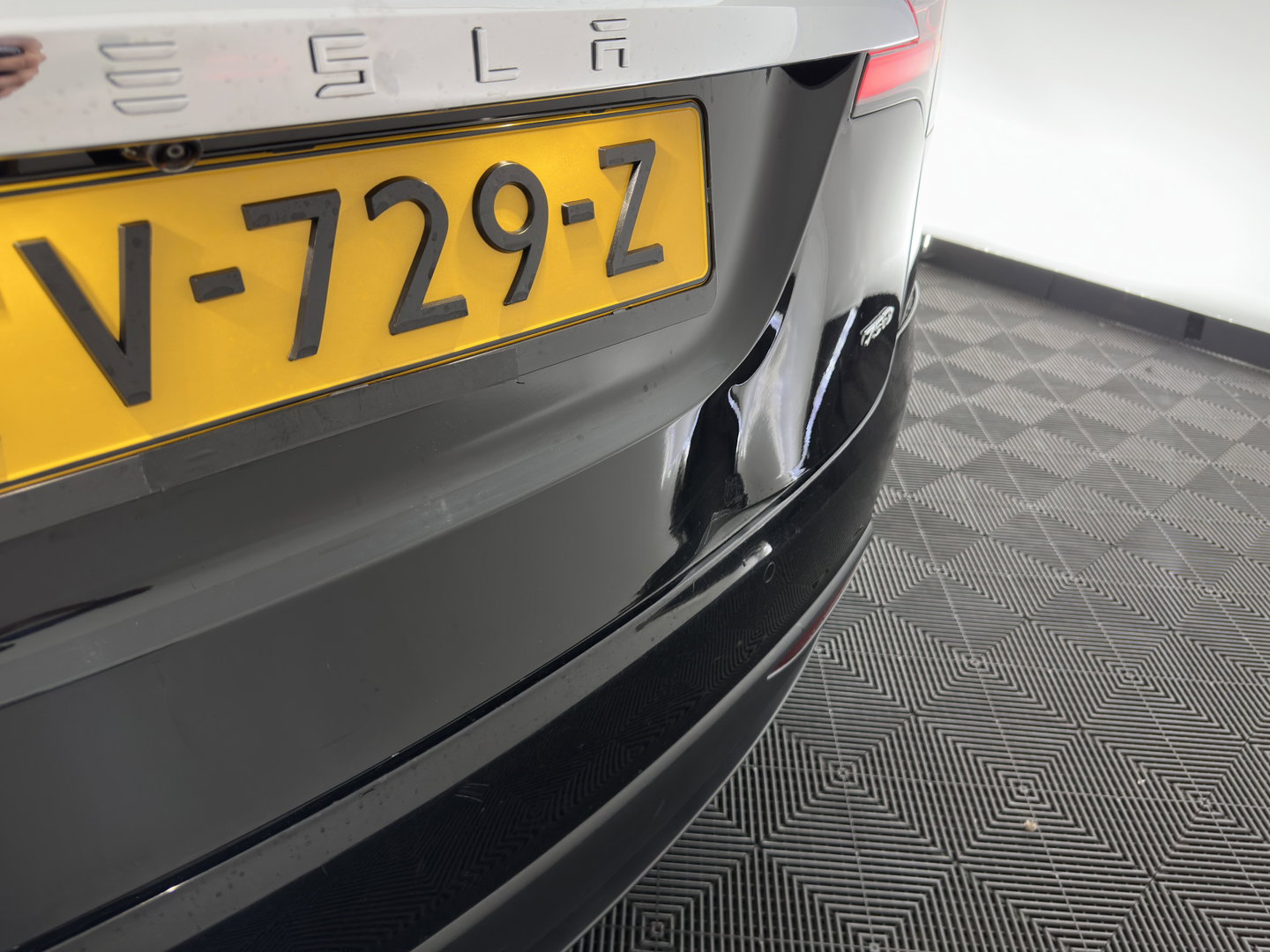Tesla Model X 75D Base [ 7-Pers. ] [3-Fase-11kW] (INCL.BTW) Aut. *PANO-WINDOW | AUTOPILOT | LEATHER-FABRIC | NAVI-FULLMAP | FULL-LED | AIRSUSPENSION | DIGI-COCKPIT | CCS-FASTLOADER | KEYLESS | DAB+ | HEATED-SPORTSEATS | PRIVACY-GLASS | 20"A