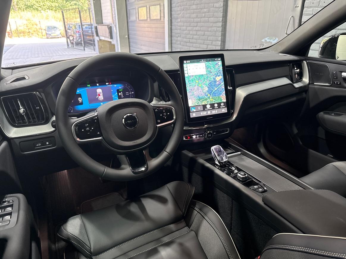 Volvo XC60 2.0 T6 Plug-in hybrid AWD Plus Black Edition | Harman/Kardon | Panoramadak | Head-Up | 360-camera