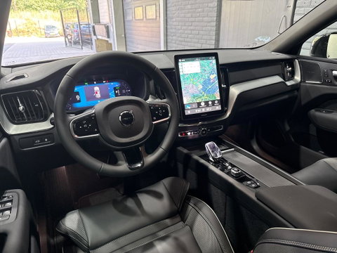 Volvo XC60 2.0 T6 Plug-in hybrid AWD Plus Black Edition | Harman/Kardon | Panoramadak | Head-Up | 360-camera