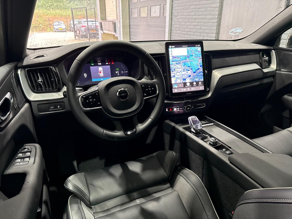 Volvo XC60 2.0 T6 Plug-in hybrid AWD Plus Black Edition | Harman/Kardon | Panoramadak | Pilot Assist | 21 Inch