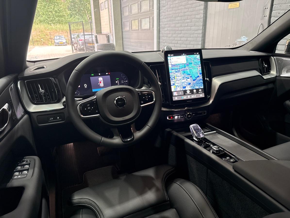 Volvo XC60 2.0 T6 Plug-in hybrid AWD Ultra Black Edition | 22 inch | Luchtvering | Bowers & Wilkins | 360-camera | Stoelventilatie
