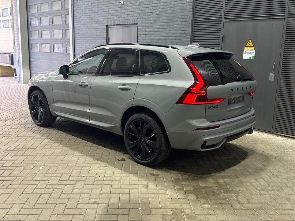 Volvo XC60 2.0 T6 Plug-in hybrid AWD Ultra Black Edition | Luchtvering | Bowers & Wilkins | Panoramadak | Head-UP | Stoelventilatie