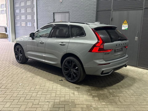Volvo XC60 2.0 T6 Plug-in hybrid AWD Ultra Black Edition | Luchtvering | Bowers & Wilkins | Panoramadak | Head-UP | Stoelventilatie