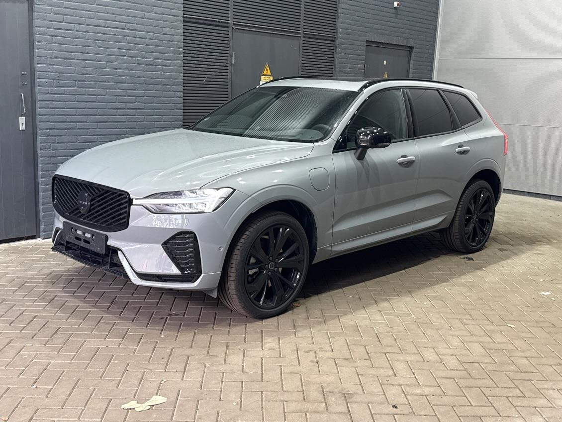 Volvo XC60 2.0 T6 Plug-in hybrid AWD Ultra Black Edition | Luchtvering | Bowers & Wilkins | Panoramadak | Head-UP | Stoelventilatie