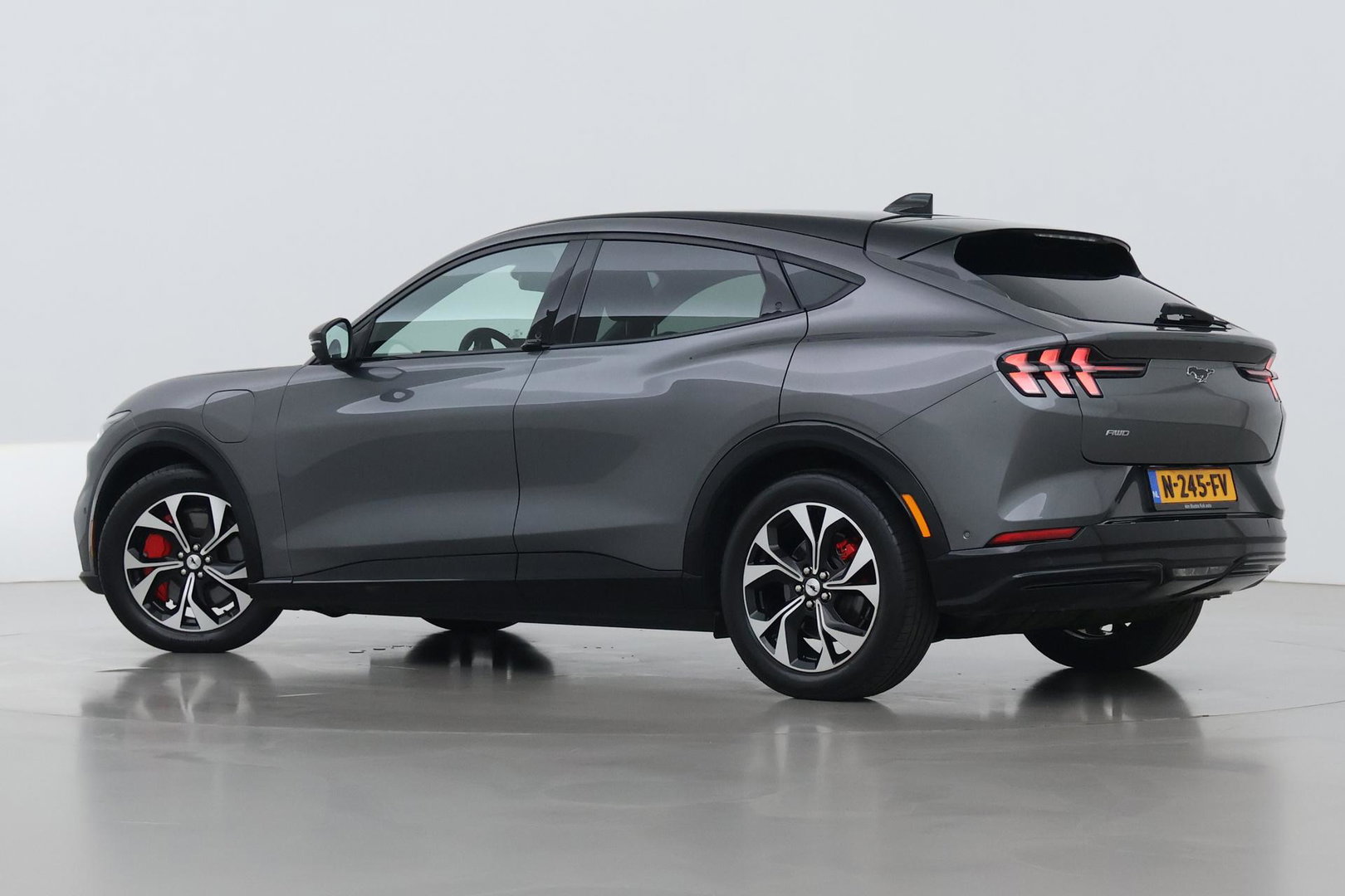 Ford Mustang Mach-E Extended AWD 98 kWh | BLIS | Leder | 19 inch | 360-Camera | B&O
