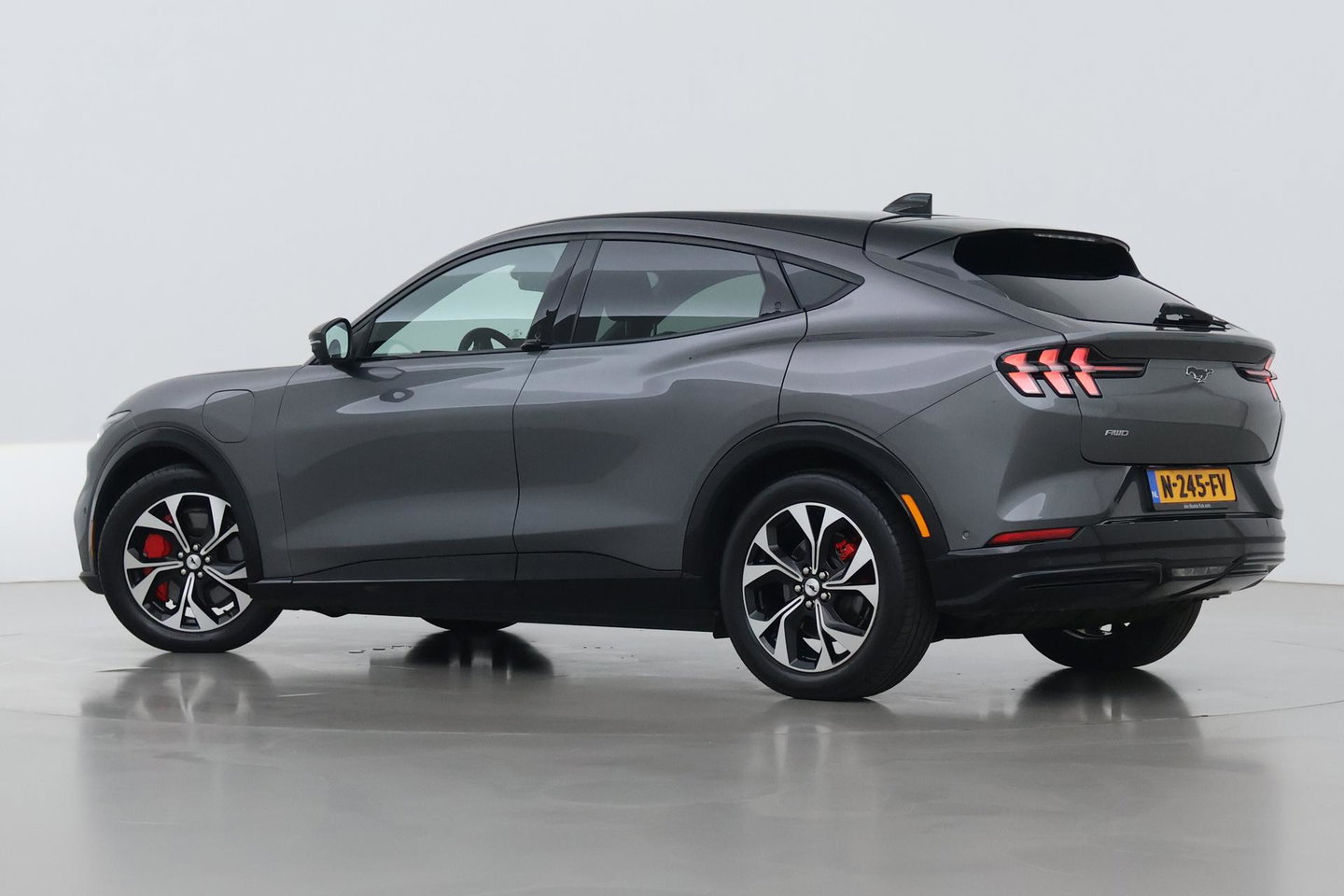 Ford Mustang Mach-E Extended AWD 98 kWh | BLIS | Leder | 19 inch | 360-Camera | B&O